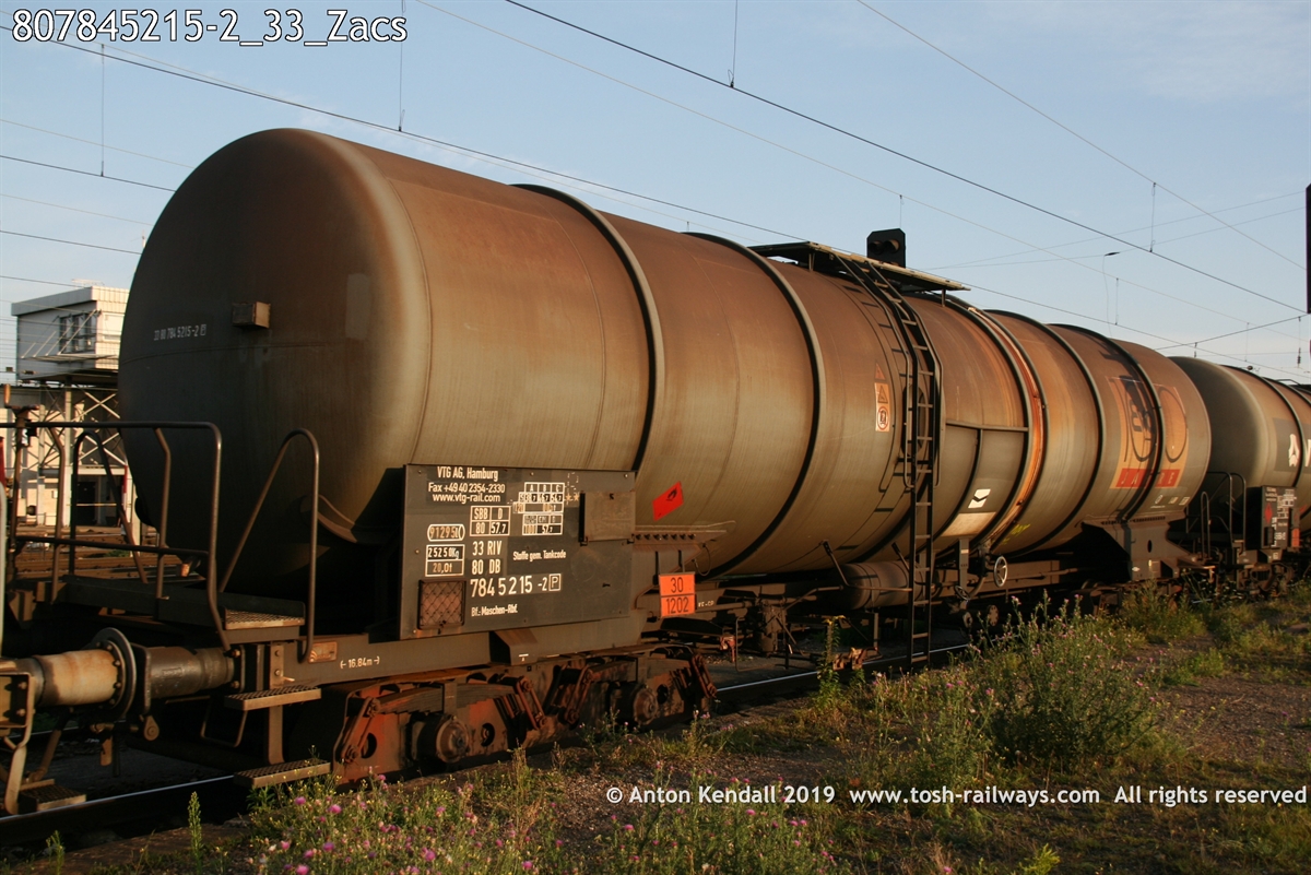 807845215-2_33_Zacs.jpg